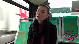 היי נלי, רוצה לזיין שוב במקומות ציבוריים?