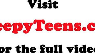 惊艳邻家女孩被入侵者穿着丝袜狠狠干！