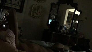 Tjukk BBW-suger slurvete blowjob før fitta knulles hardt av stor kuk