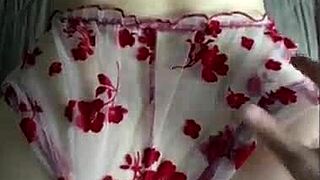 内衣美女渴望后入，精液洒满她的大奶子，POV视角。