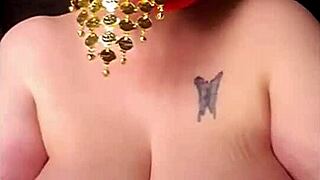 Vau, jumalatar Katboodah squirttaa tässä kokoelmassa, iso kyrpä levitettynä joi:hin ja palvontaan on uskomatonta