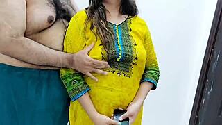 इंडियन स्टेपसिस्टर कॉल पर कैच, स्टेपब्रदर से सरप्राइज हुई