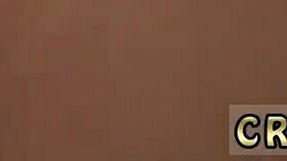 Ojczym uwodzi pasierbicę myśląc, że to macocha. Co za tabu bałagan!