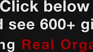 Yankee beauté Raven se doigte la chatte touffue intensément jusqu'à l'orgasme net