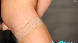 글램 아가씨, 부카케 글로리홀 액션에 흠뻑 젖어!