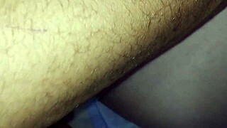 svart kille med stor kuk spränger röven och sprutar inne utan gummi