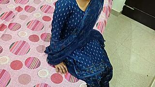 น้องสะใภ้หมู่บ้านอินเดียอายุ 18 ปี แตกหีเจ็บครั้งแรก?