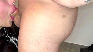 我-我停不下来这个乳胶娃娃... 湿漉漉的面部性交口交，第2部分，你知道！