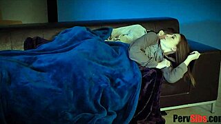 Hej, pragniesz jedzenia i gorącego lodzika od rudzielca?