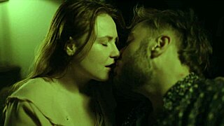 الصهباء من Shameless تضرب نيك قوي بمزرعة ريفية