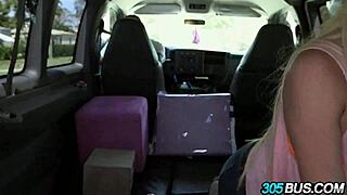 Aksi Threesome Panas Bareng Amatir di 305Bus 2 2!