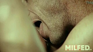 Καυτή MILF Δασκάλα Γαμάει Σκληρά τον Γλυκό Της Πρώην Μαθητή!