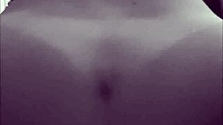 Versteckte Kamera fängt betrügende Frau