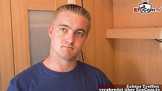 Echtes Amateur-Paar Casting mit deutscher 18+ Teen und Fremdem