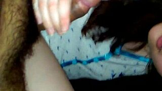 Pacar aku suka loncat-loncat di kontol