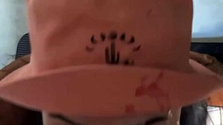 Hey, suka wanita matang gemuk ambil facial?