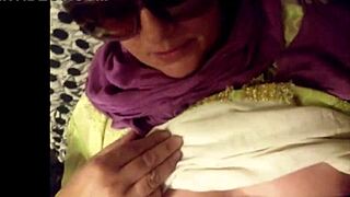 यो, यह चब्बी मेच्योर बेब बड़ी छाती और गैंड के साथ घर पे क्रीमपाई हो रही है! 🔥💦