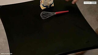 捷克男孩在狂野生日早晨无套猛插粗暴肛交