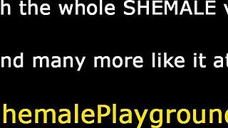 Rødhåret ladyboy solo session med sædafgang