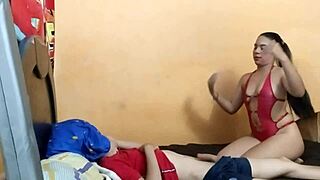 Overtalte stesøsteren min Artemisa meg til sex for første gang?