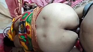 इंडियन वाइफ हिंदी एक्शन में जंगली हो गई 😍