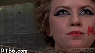 Pasangan Sadomasochism Kasar Ngisep dan Ngentot di BDSM Telanjang Bent Over