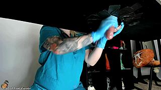  Melker den største fanens kuk med makt