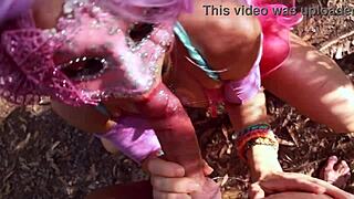 Scarlet Chase får pov anal knullad av främling i offentlig skog