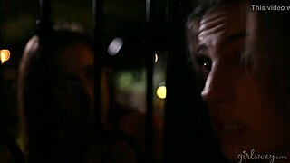 April Oneil en Kristen Scott duiken in behaarde lesbische pret bij Girlsway