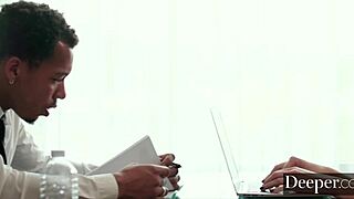 إذن، أليكسا غريس حوّلت رحلة عمل إلى خيال جامح مع زب أسود كبير