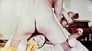 Βιντάζ swinging εξήντα, τριάδα ξετυλίγεται με τριχωτή ρετρό γοητεία