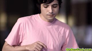 प्रिस्टीन एज, सुपर सेक्सी पोर्नस्टार, सौतेले बेटे रिकी स्पैनिश को बहकाती है, उसकी हॉट अपील से लंड फट पड़ते हैं