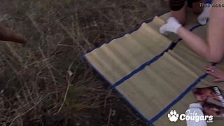 私はホーニーな主婦で今すぐ路側ファックが必要