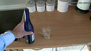 老いたスーパースターが過去の恋人たちを激しく突く