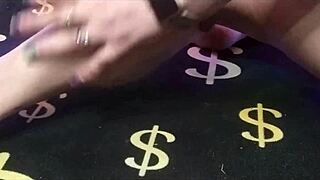 Oljade vader på en muskulös milf bodybuilder 😊