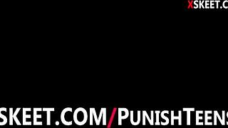 Teen magra Nataly Gold si fa pompare duro il culo stretto