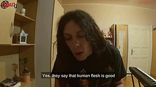 أخيراً تمكنت من إصبع وكريم باي على صدرها، واوه! 😍