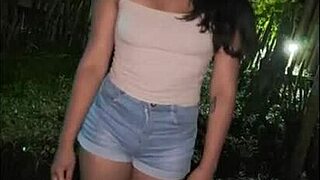 Únik videa: Slávna influencerka ukazuje sexy nohavičky fanúšikovi