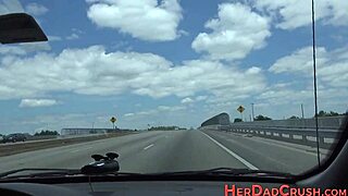 Kadın Üvey Baba Tarafından Yoğun POV Aksiyonunda Sertçe Vuruluyor