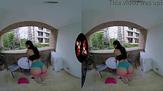 VRラティーナが巨乳ラティーナの初めてのVRポルン撮影をショーケース