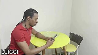 伙计，那个流浪汉的大鸡巴让我震惊...我忍不住！