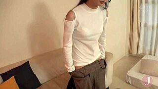 Dark-Haired Beauty Fingering Herself to Climax