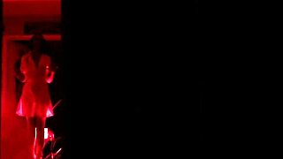 Skin Diamond predvádza divokú zákulisnú akciu jebania