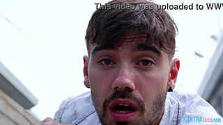 Naughty teen Mackenzie Mace tager kæmpe pik fra Nade Nasty