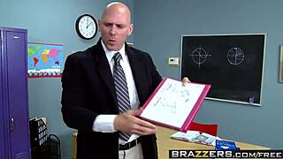 ब्रेज़र्स - स्कूल में बड़े बूब्स सीन, वाइल्ड रूमर ट्विस्ट के साथ