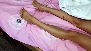 ससुर के साथ हार्ड मिशनरी फिंगरिंग के बाद ज़बरदस्त स्क्वर्ट हुआ