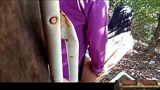 Camera a prins-o înșelând în acțiune ascunsă în curtea din spate