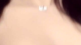 تخيل نيك دمية جنسية ممتلئة إلسي بوشها الجميل، هتجربها؟