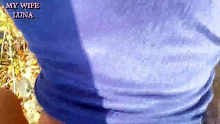 Busty blondína miluje doggystyle pri rieke