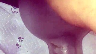 Bisexuální anální hra s lahví mě šílí